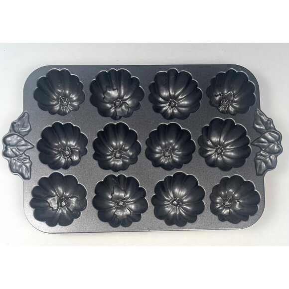 NORDIC WARE USA 12 Cakelet Cupcake Bundt Muffin PUMPKIN PATCH PAN 6 Cup 1.4L EUC - Picture 3 of 6